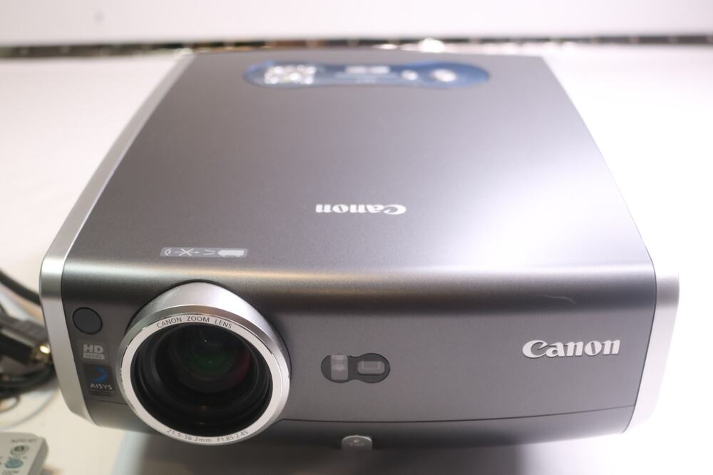 Canon Realis SX7 Data Projector - With Remote & Carrying Bag - TESTED, Working